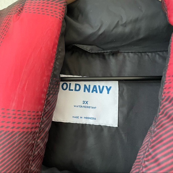Old Navy Water-Resistant Frost Free Red Buffalo Plaid Short Puffer Jacket - Picture 4 of 5